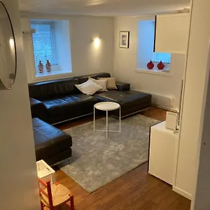 Apartamento Kjellerleilighet - Naert Haukeland Sykehus., Bergen