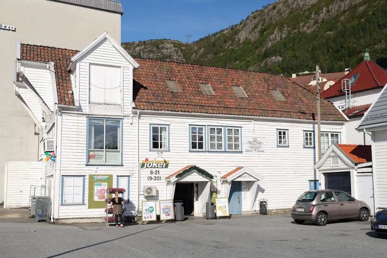 Ferienwohnung Charming Bergen House, Rare Historic House From 1779, Whole House 0*,