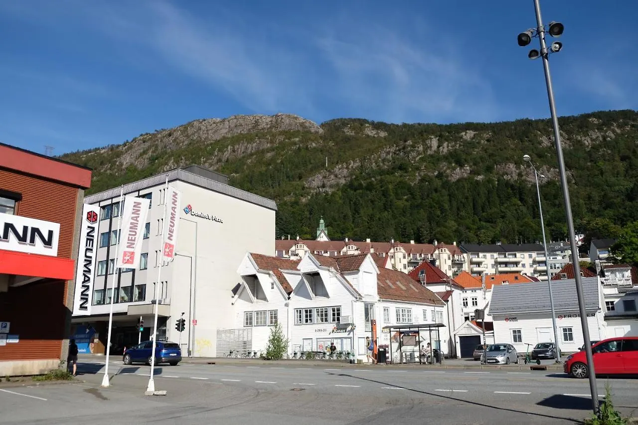 Apartment Ferienwohnung Charming Bergen House, Rare Historic House From 1779, Whole House